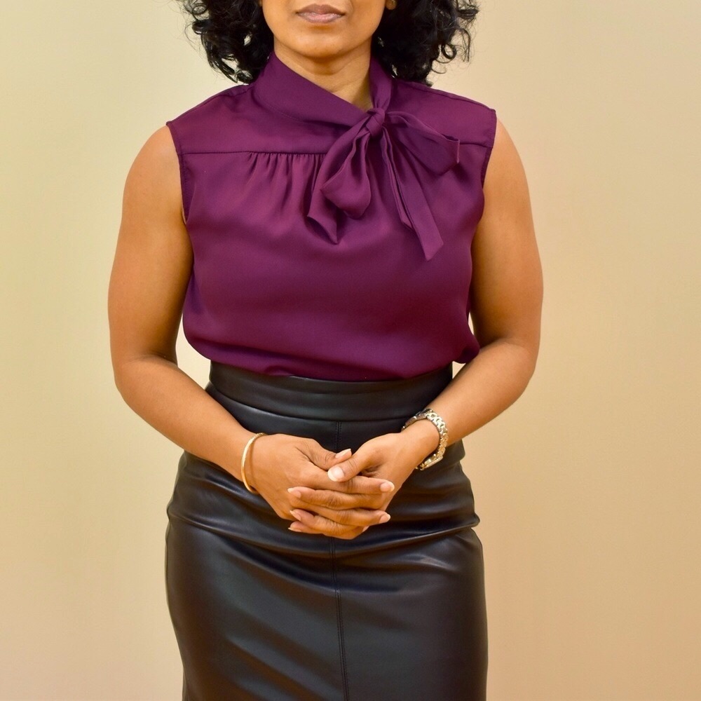RW&Co. Gorgeous Plum Pussy Bow Sleeveless Blouse - Picture 1 of 6